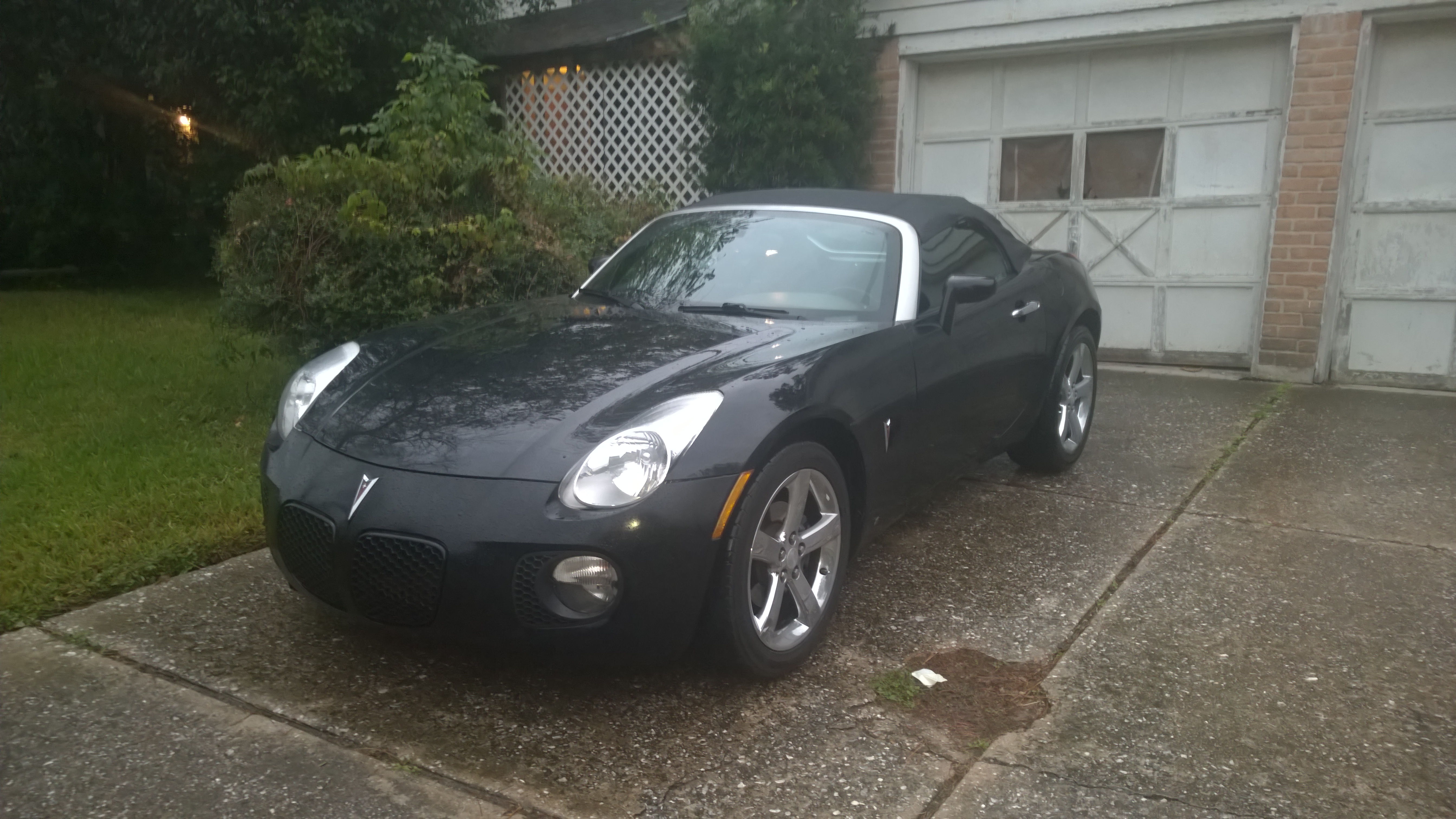 Black Beauty Pontiac Solstice - Young and Beautiful Days